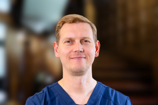 Dr. med. Ēriks Elksnis
